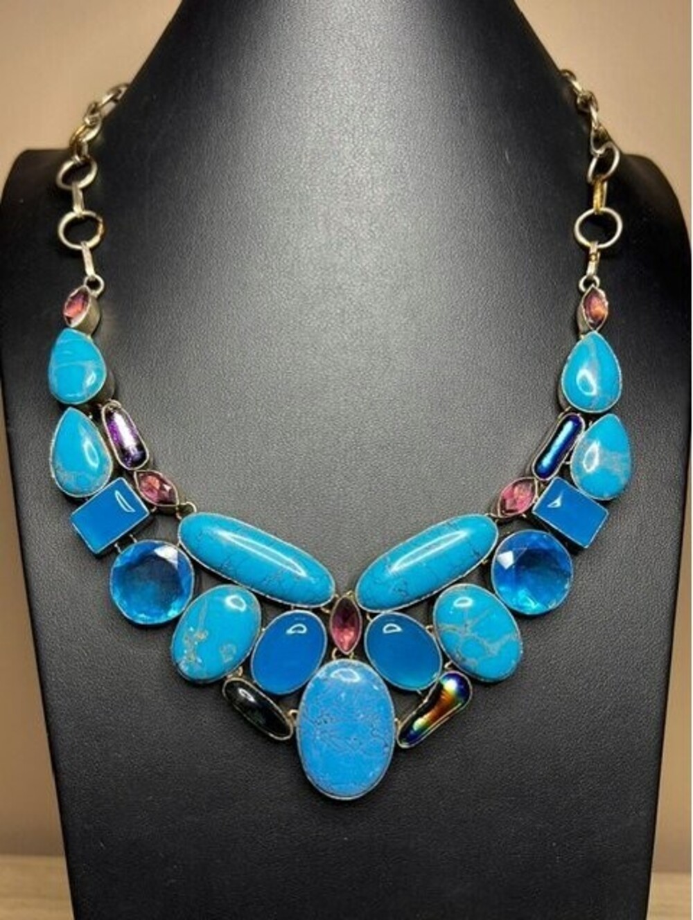 B6865 VTG Silver plated Statement Bib Necklace Faux Turquoise Howlite glass 20"
